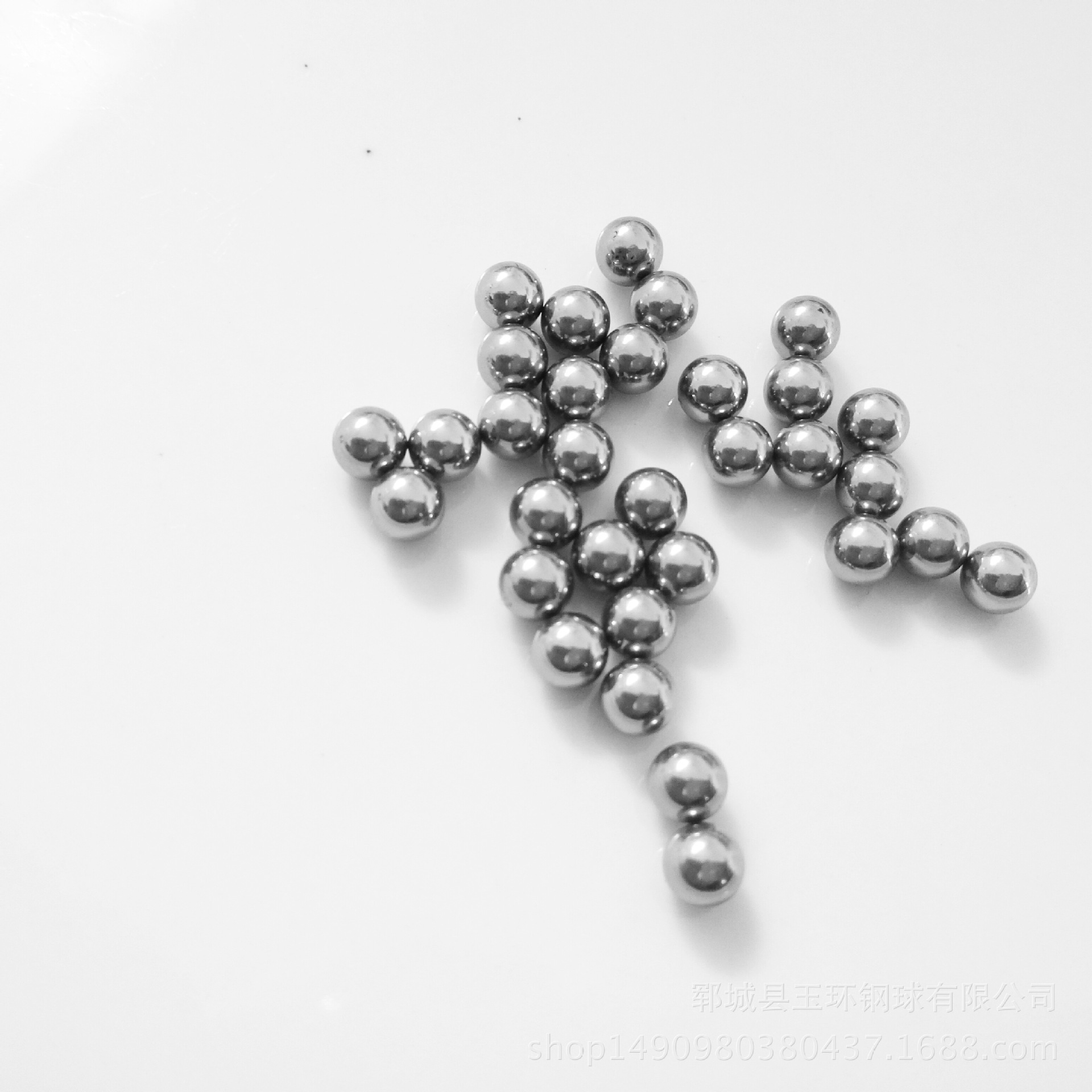969mm钢珠滚珠粒泥丸弹弓钢珠圆钢珠水亮钢球加硬小钢珠