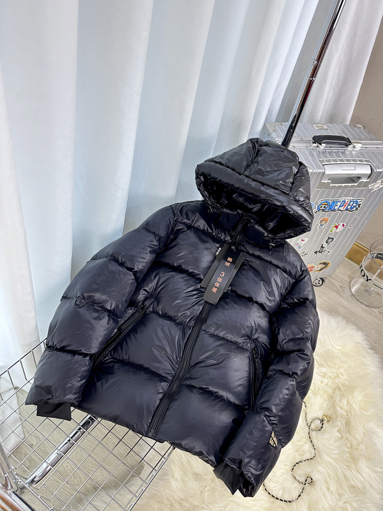 2023 Winter Men and Women Same Style Couple Hot Black Gold Real White Goose down Short Thick down Jacket Factory Direct Sales