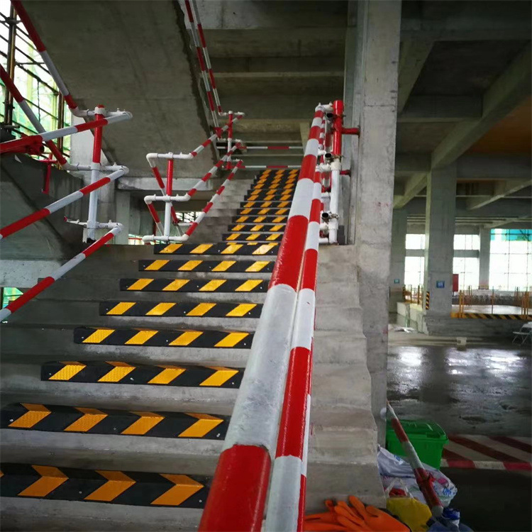 工地施工临边防护栏管件 建筑工地钢管横杆扶手 楼梯防护栏立杆