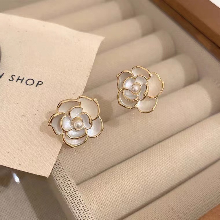 S925 Silver Needle Korean Style Earrings Wholesale Simple Niche Temperament Personality New Style Earrings Women's High-Grade Pearl Earrings