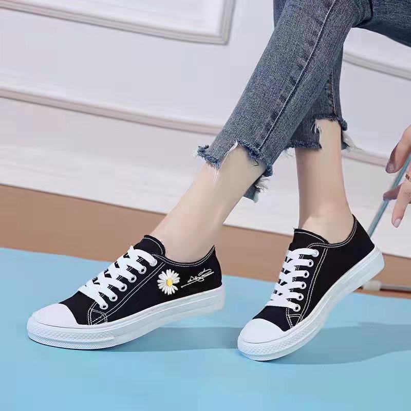 2023 Canvas Shoes Female Students Korean Style Casual Flat Skateboard Shoes Little Daisy Lace-up Platform Shoes One Piece Dropshipping Casual