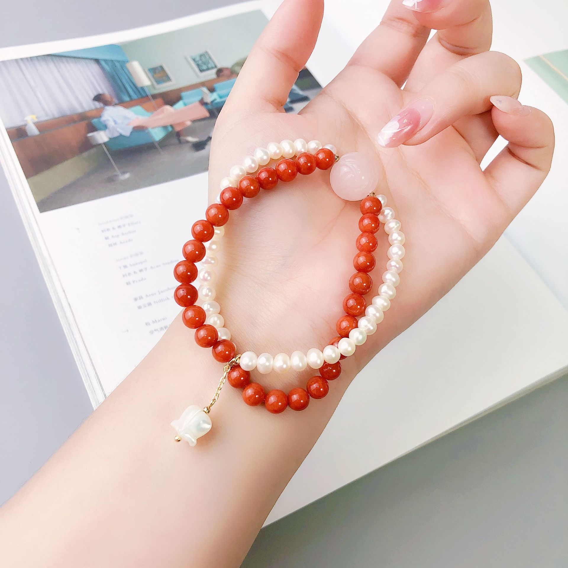 甜美时尚淡水珍珠南红粉晶手链女小众设计感手串手工饰品串珠配饰