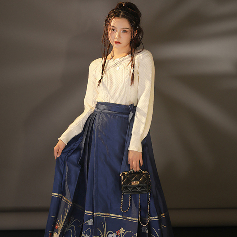 Adult Women's Han Chinese Clothing Summer Long Ming Makeup Flower Chinese Style Improved Daily One-Piece Woven Gold Horse-Face Skirt Spring and Autumn