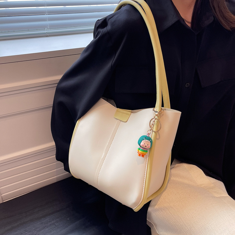 今年流行包包女2022夏季托特包新款时尚拼接网红大容量通勤单肩包