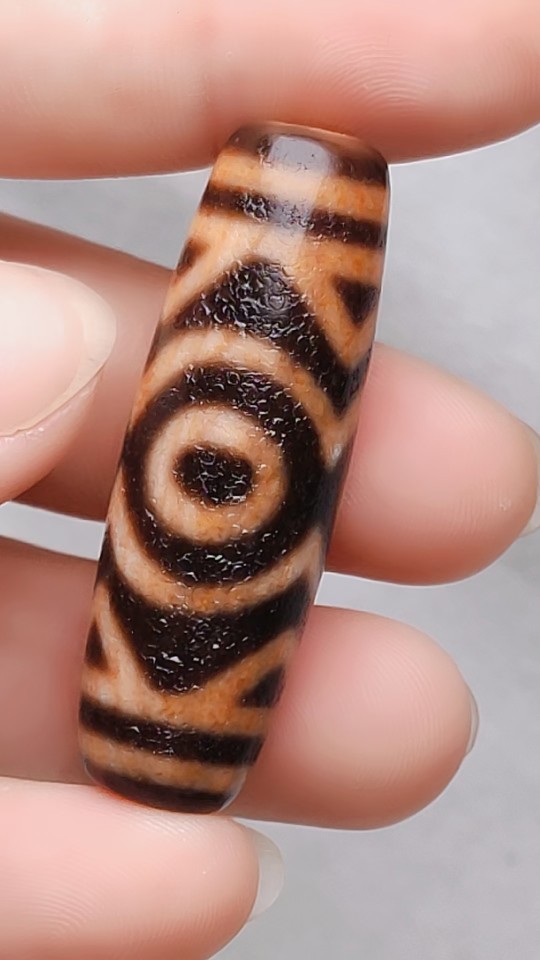 藏区龙鳞纹朱砂措丝金刚莲花三眼天珠桔皮满肉材质不透光财富a