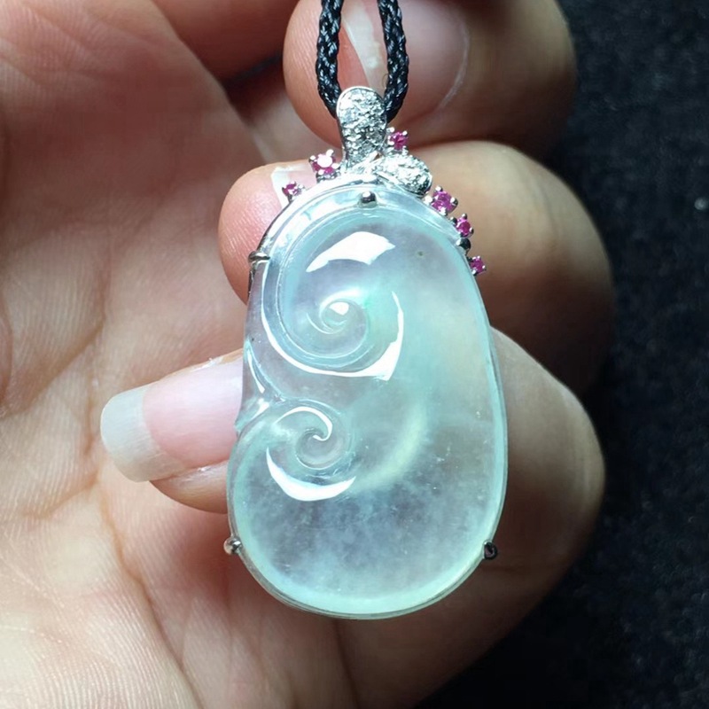 天然a货缅甸翡翠玉如意吊坠高冰种木那雪花棉吉祥如意18k金镶玉女