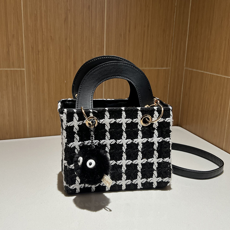 Cross-Border Bag Women's Bag Autumn and Winter New Woolen Black and White Plaid Contrast Color Portable Small Square Bag Popular Shoulder Messenger Bag