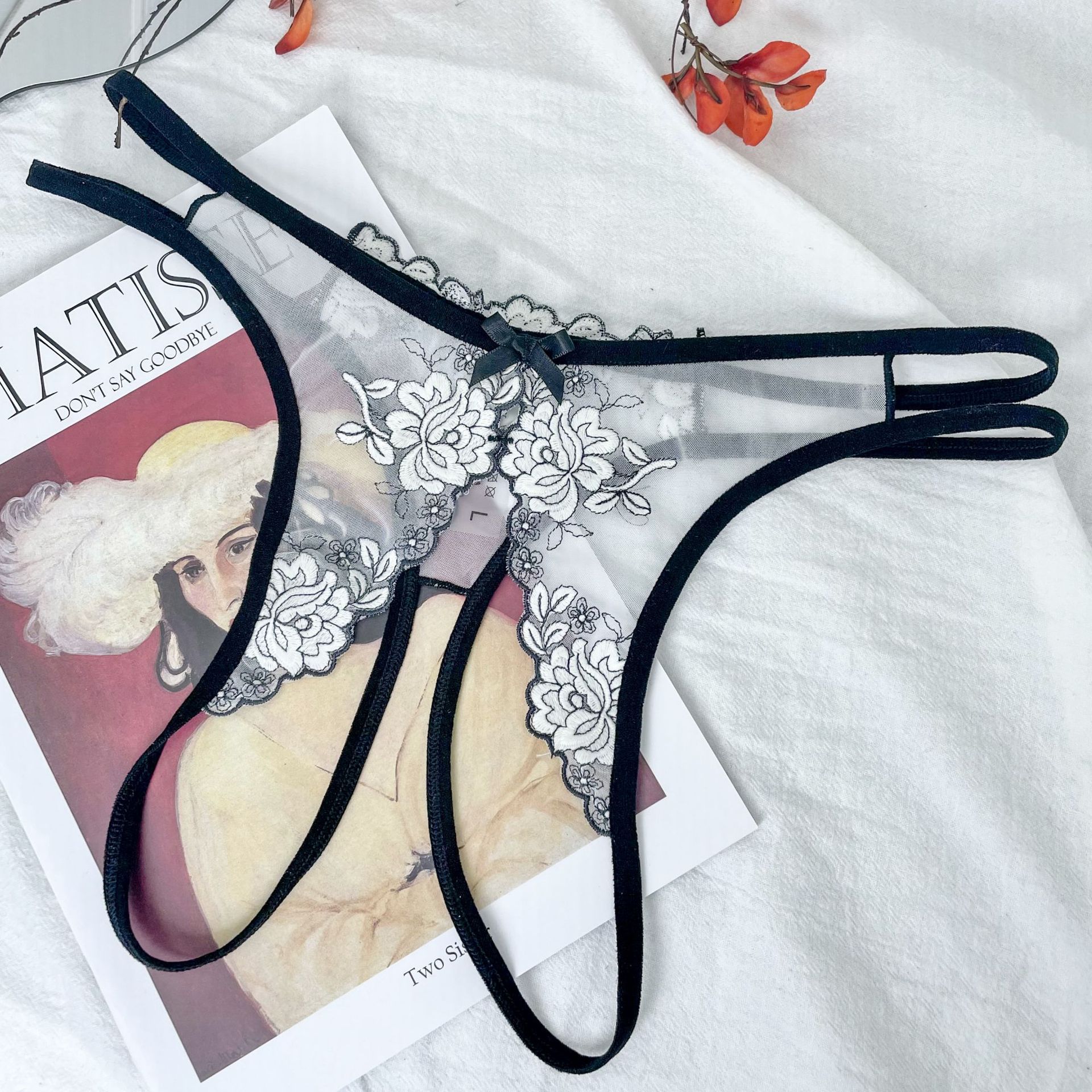 女士开档内裤蕾丝低腰超薄透明视诱惑网纱镂空开叉性感火辣丁字裤