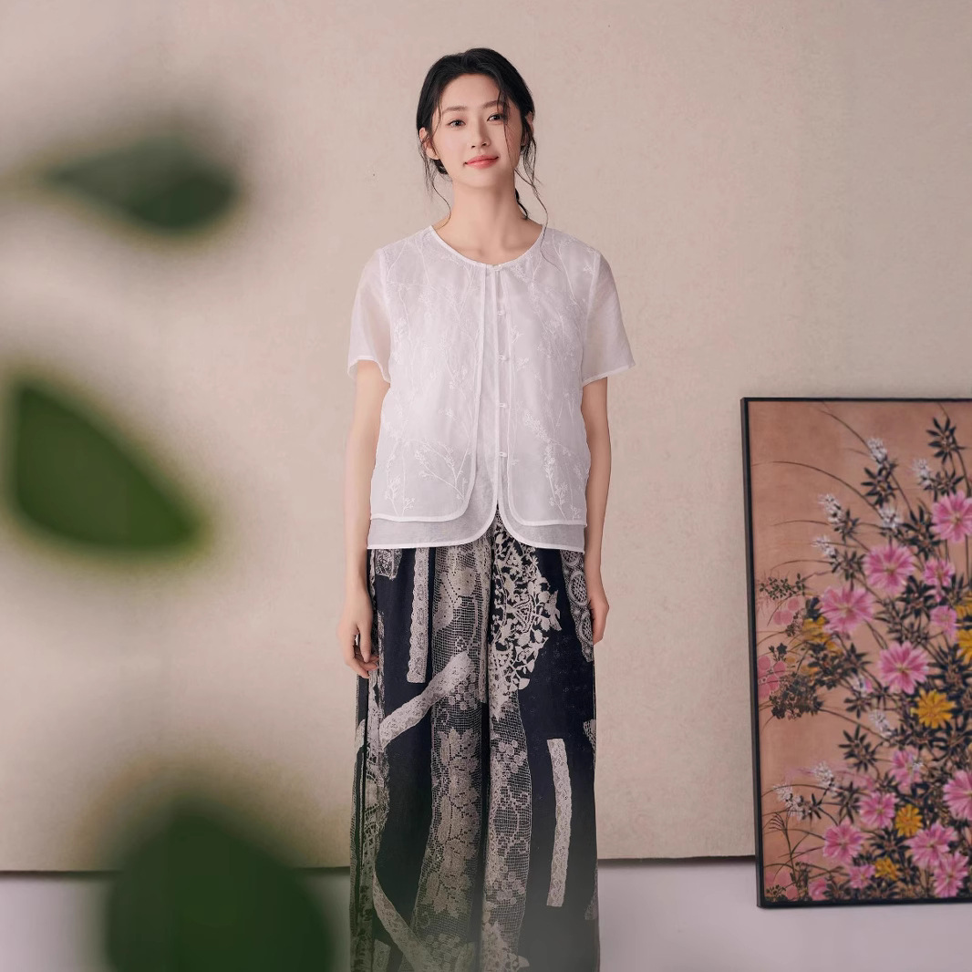 瓷语棉麻女装厂家
