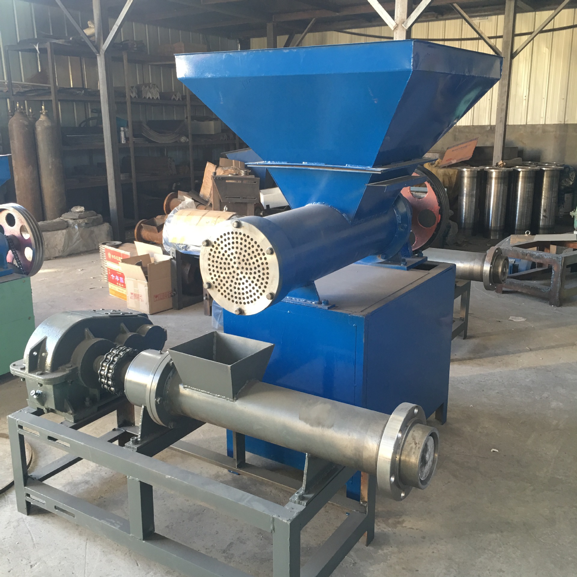 泡沫造坨机 塑料泡沫苯板化坨出坨机 一次性餐盒粉碎化坨一体机