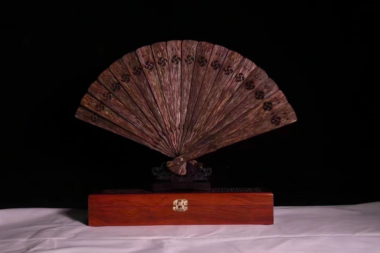 天然越南芽庄沉香扇子折叠中国风摆件正品黑油老料保真沉香木居家