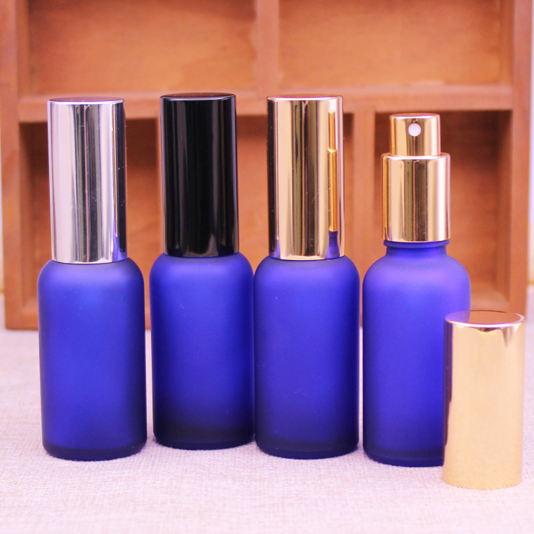 30ml蓝色磨砂玻璃精油瓶调配分装瓶喷雾按压盖香熏化妆品空瓶批发