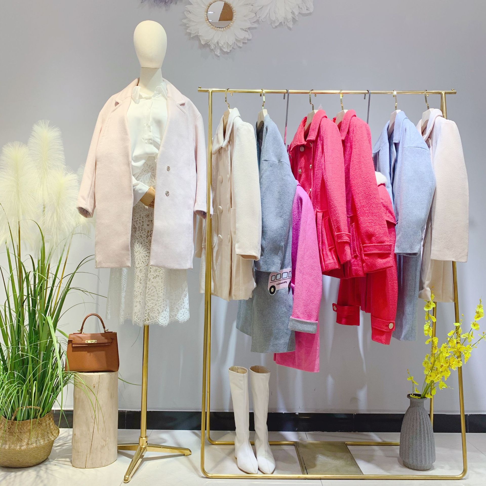 歌莉娅乐町高端设计师品牌折扣女装大衣尾货批发 拉夏贝尔&拉贝缇