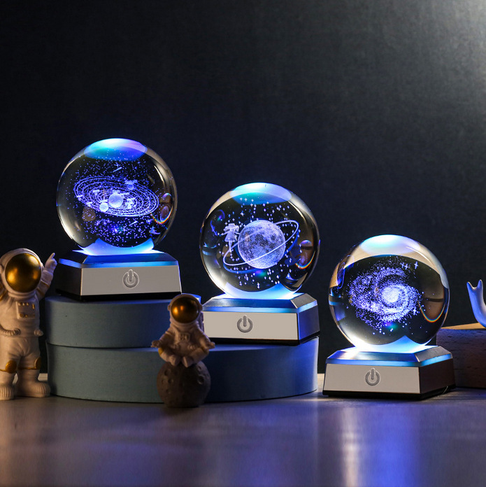 跨境热销水晶球小夜灯 桌面摆件创意3d发光水晶球 装饰品生日礼物