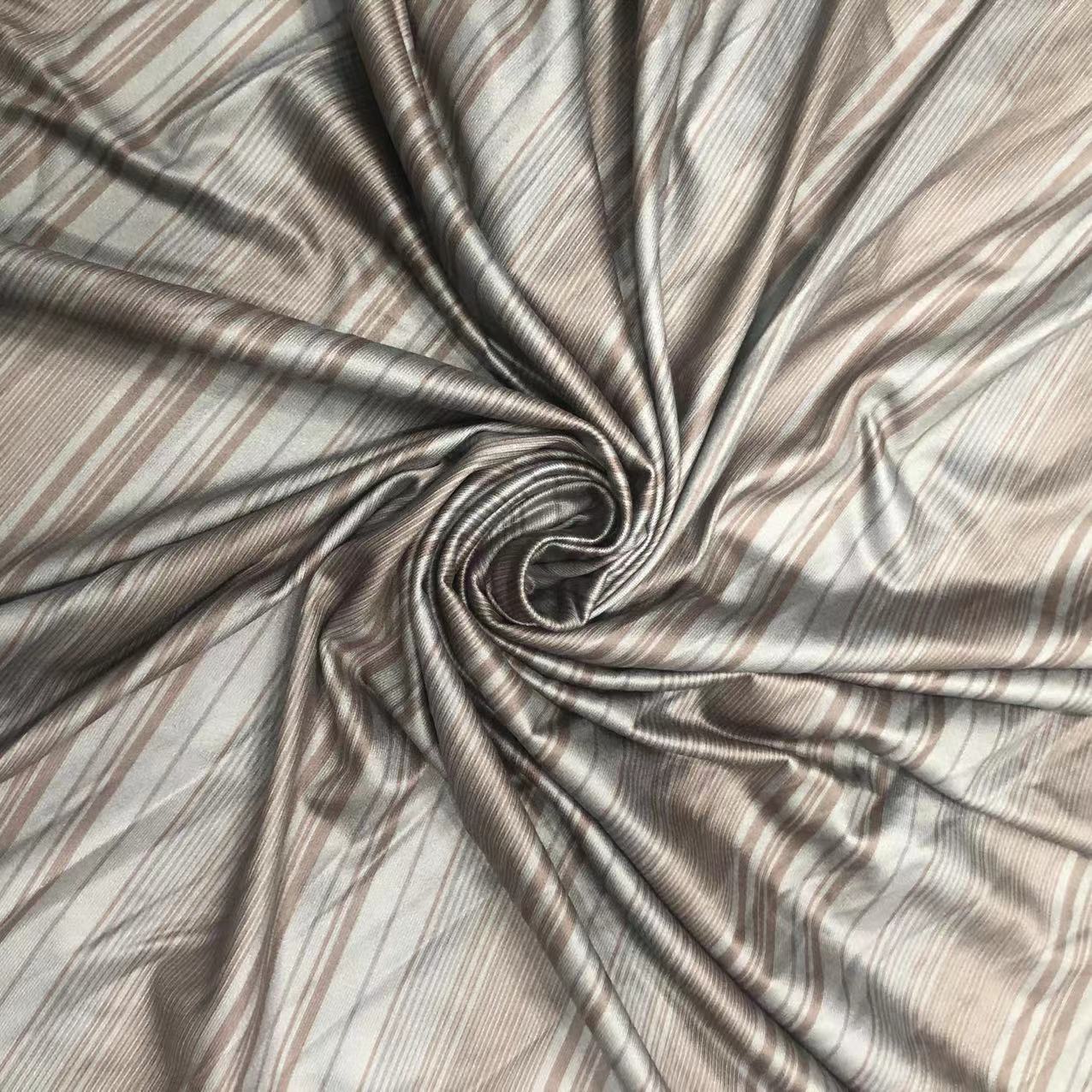 盈琦纺织印花复古印花180g超柔牛奶丝拉架印花连衣裙跨境印花