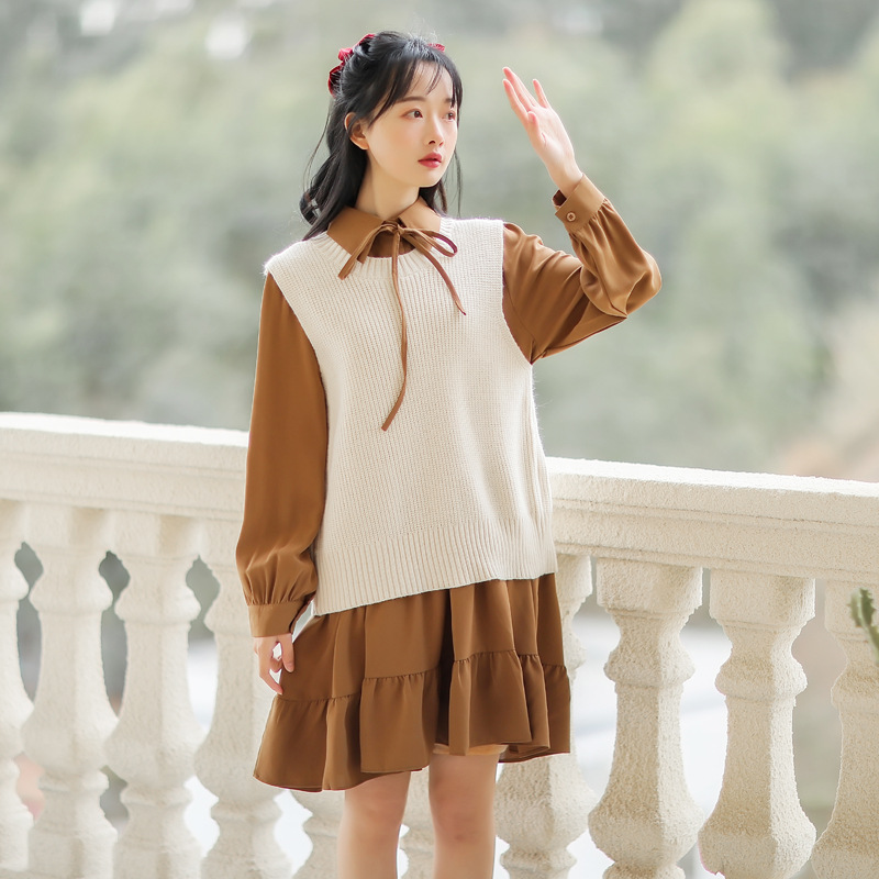 女装春秋冬季新款2021文艺学院风减龄连衣裙马甲套装小清新大学生