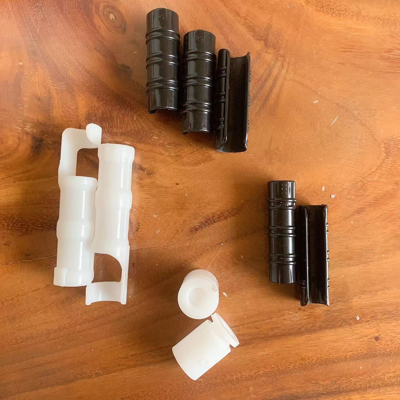 压膜卡塑料大棚配件厂家供应 abs塑料合金压膜扣大棚膜固膜卡