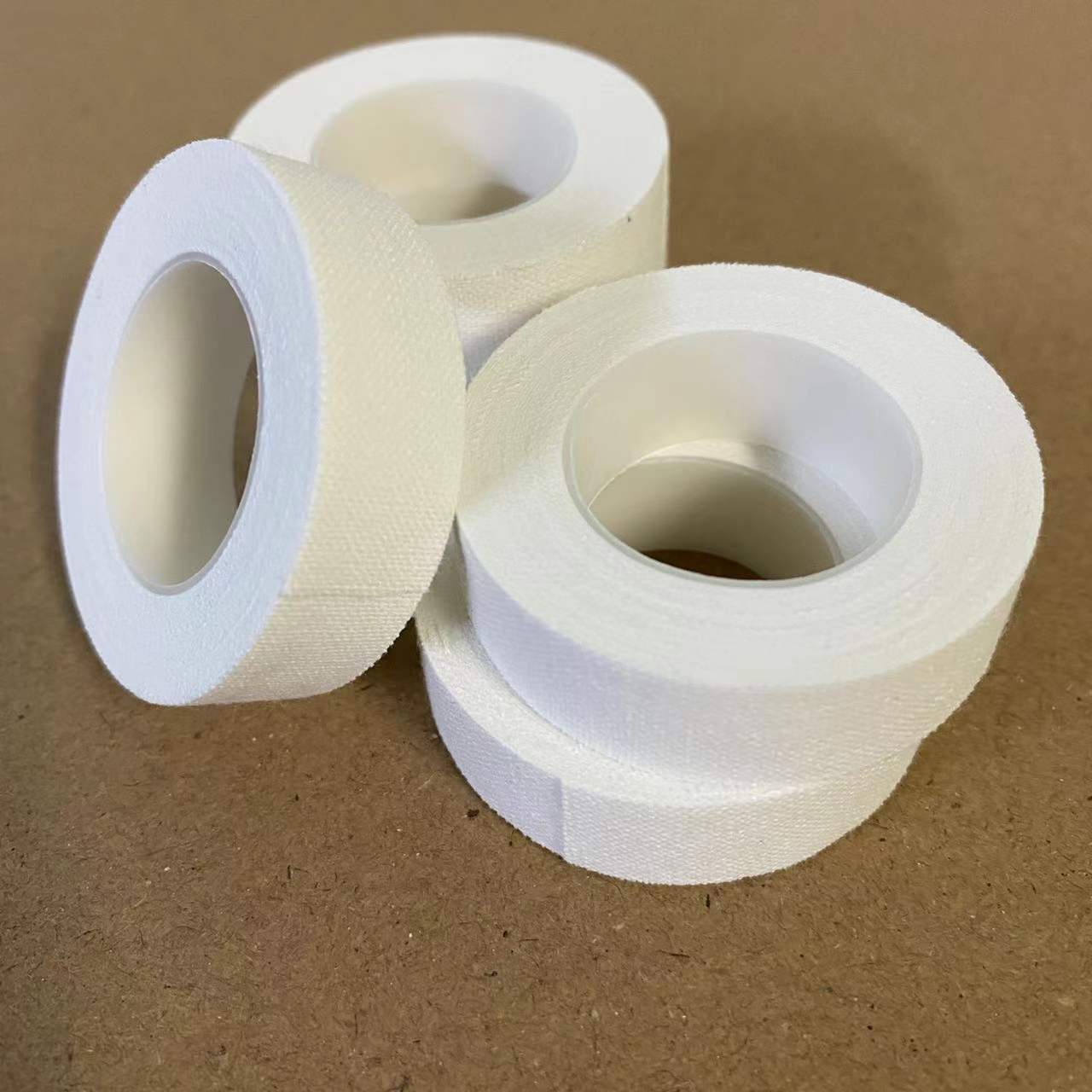 医用胶带 橡皮膏 打孔胶带 棉布氧化锌胶布 出口橡皮膏