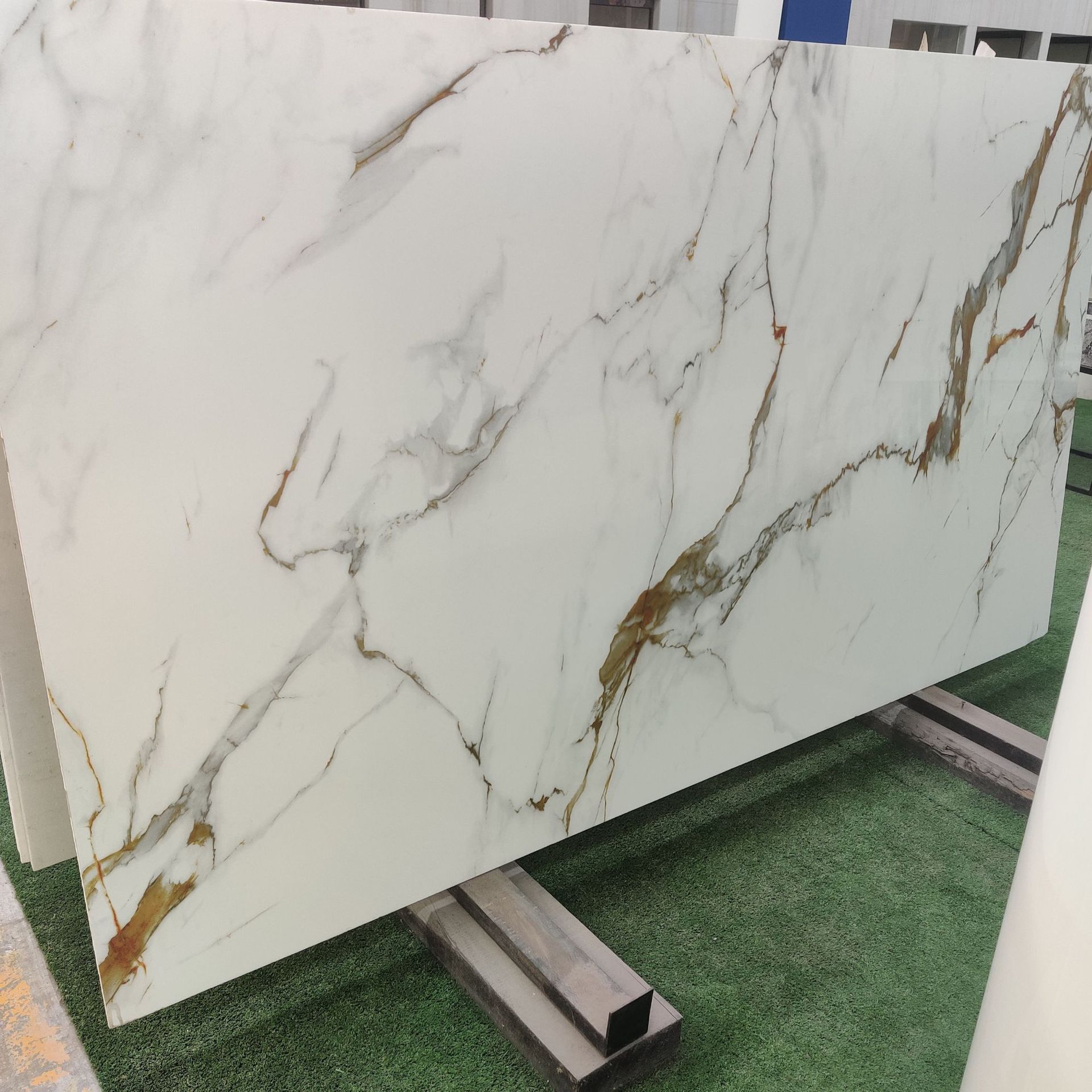 鱼肚金大理石人造微晶石花纹板大板3600*1800*18mm台面板地面加工