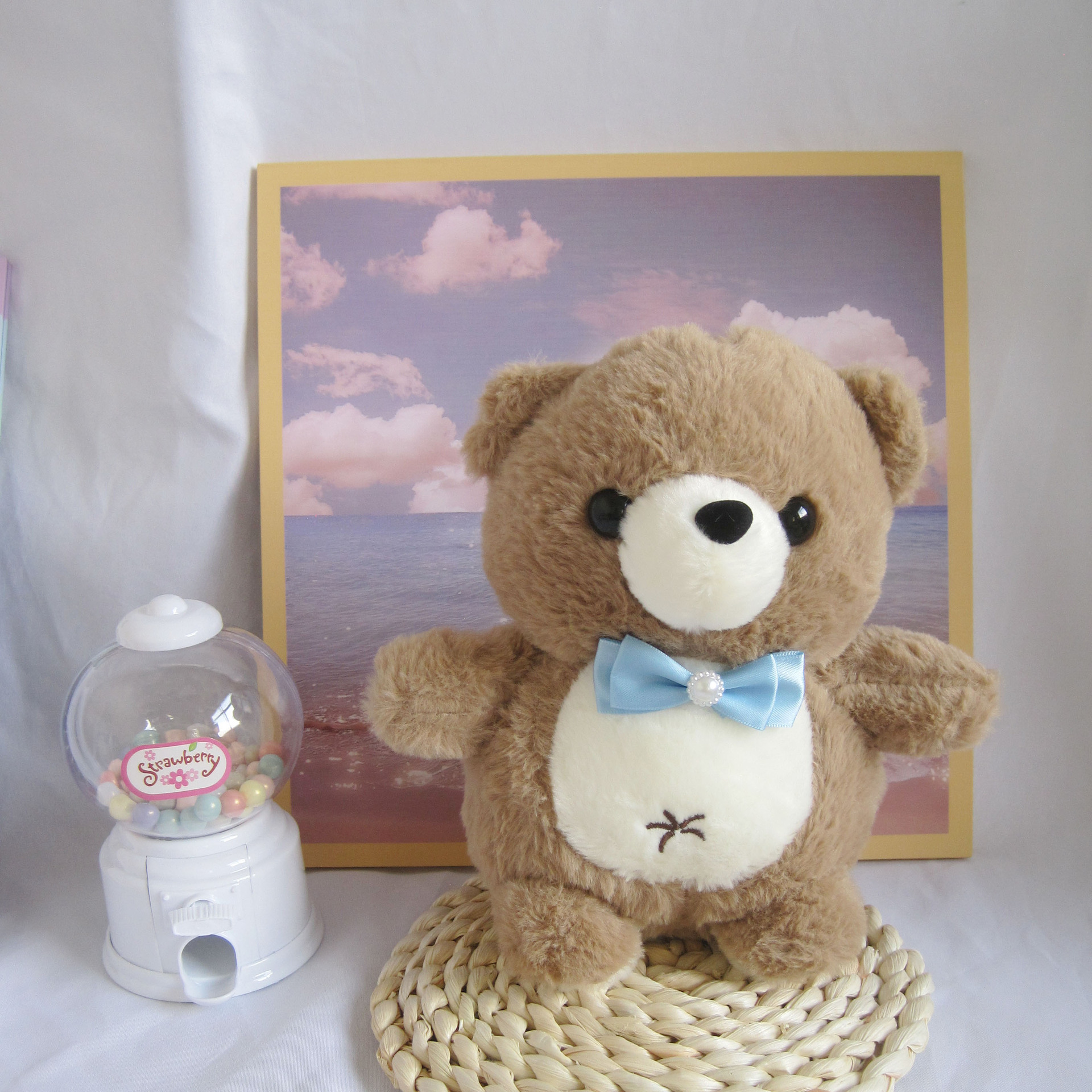 领结小熊枕可爱卡通毛绒玩具公仔靠枕布娃娃睡觉趴枕礼品批发礼