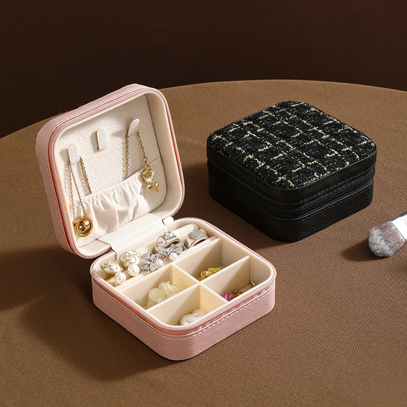 Factory in Stock Wholesale Simple Storage Travel Portable Jewelry Ornament Storage Box Stud Earring Ring Small Jewelry Box