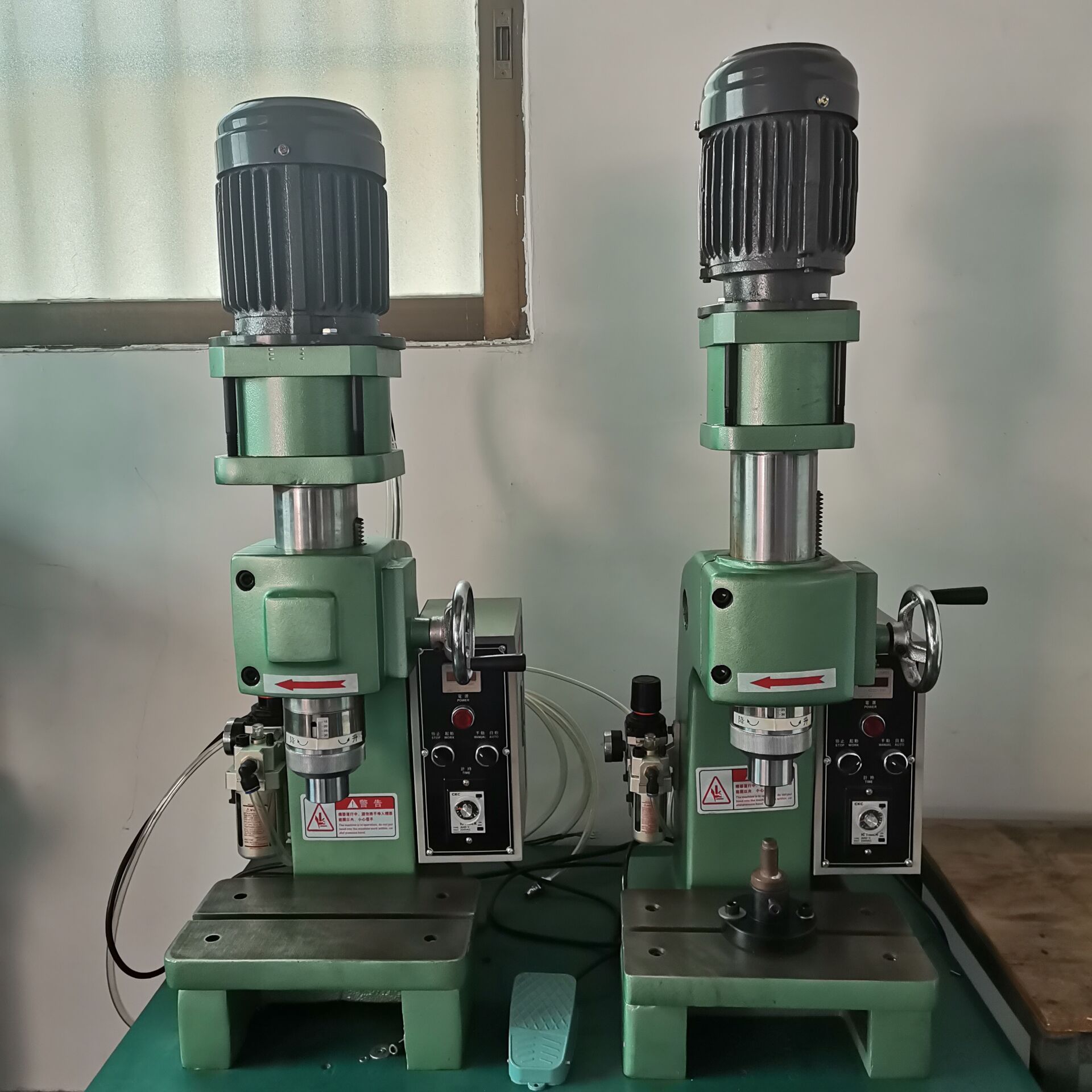 五金件旋铆机连接件旋铆机气动旋铆机气压铆接机