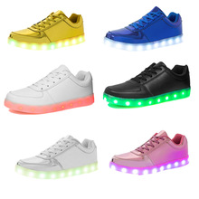 2021经典款低帮男女运动休闲鞋LED七色彩光耐磨鬼舞步发光鞋