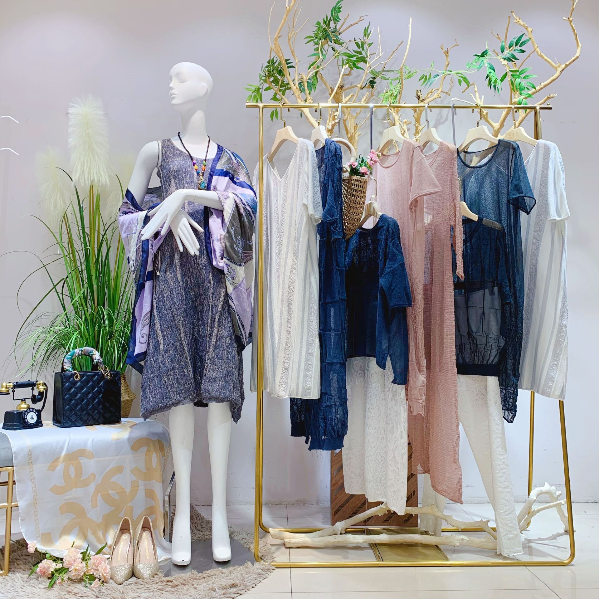 麦檬深圳品牌折扣女装21秋季棉麻时尚原创设计连衣裙抖音直播女装