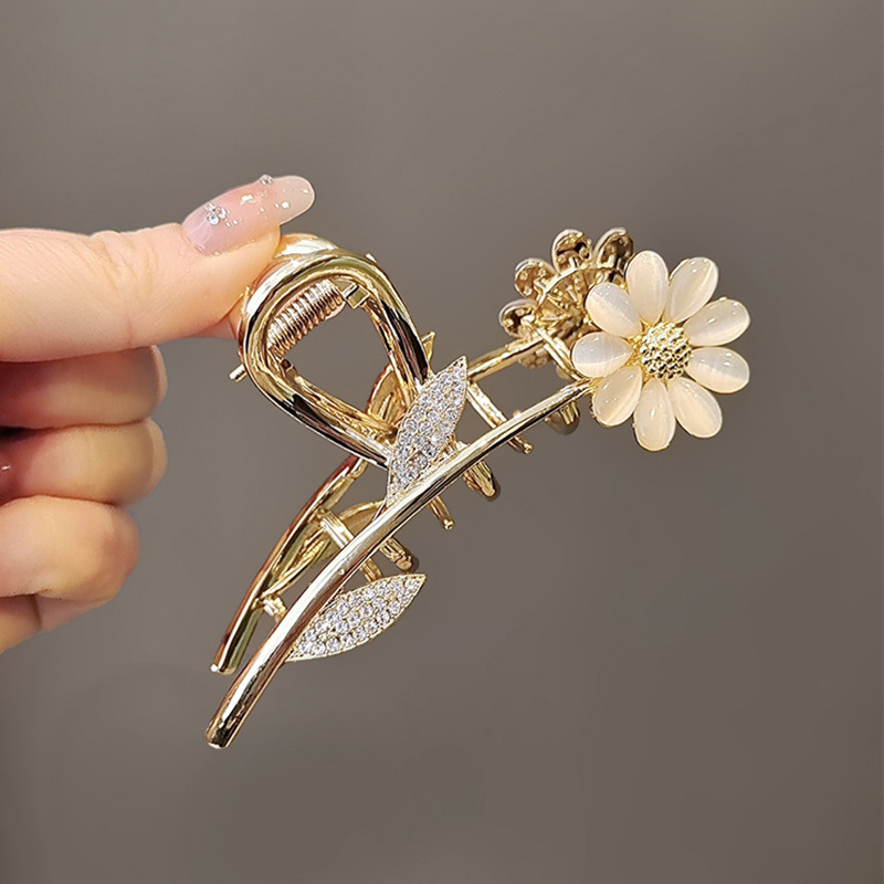 夏季新品花朵金属发夹珍珠水钻小众设计感抓夹后脑勺可爱夹子发饰