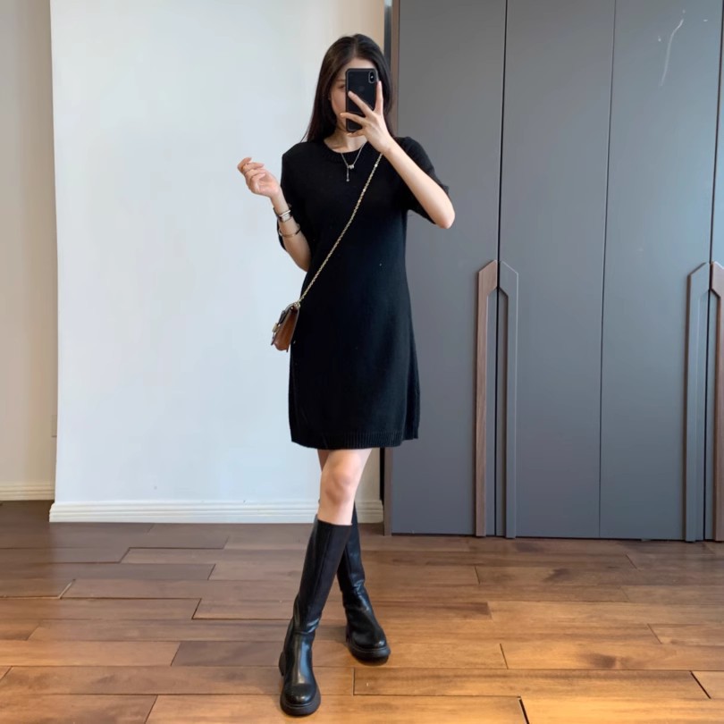 简约气质 羊毛亲肤修身显瘦圆领短袖纯色中长款内搭