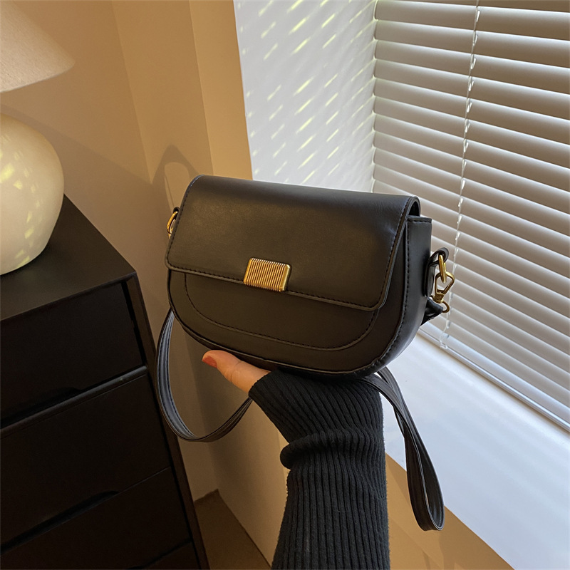 Fashion Women Bags 2022 Winter New Fashion Simple One Shoulder Saddle Bag Leisure Commute Messenger Bag Women's Bag