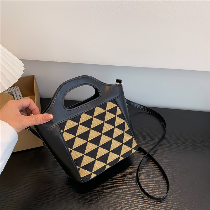 Foreign Trade Bag Women's Bag Autumn Tide Stylish Good Texture Bucket Bag Portable Small Square Bag Rhombus Casual Shoulder Crossbody Bag