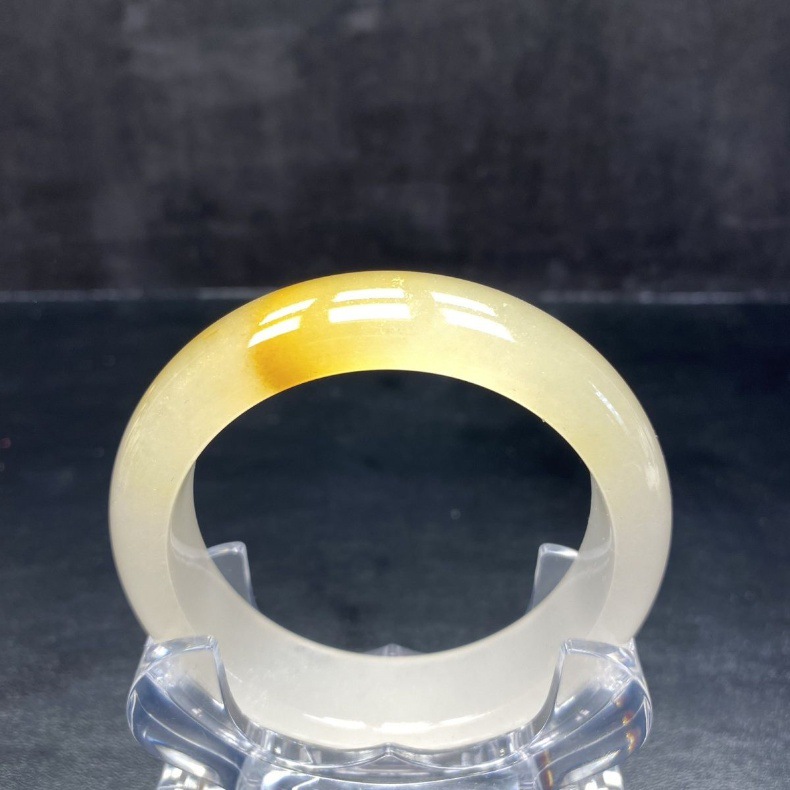 黄龙玉手镯天然a货玉质细腻色融于水颜色灵动时尚精美水润大方