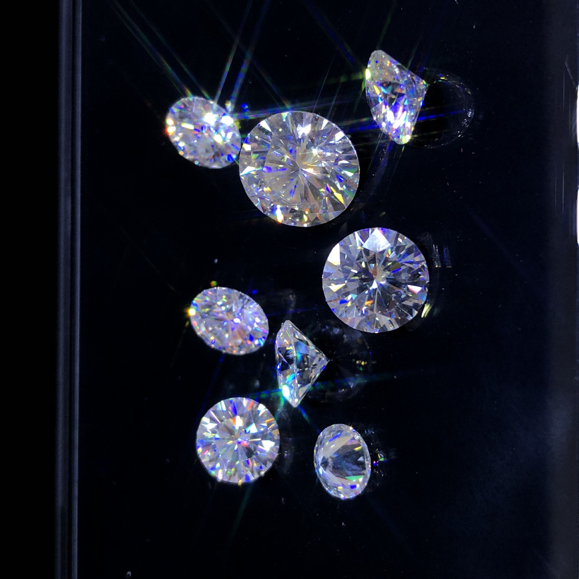 厂价直销特价莫桑石裸钻de色超白优白仿真钻石 现货一件代发