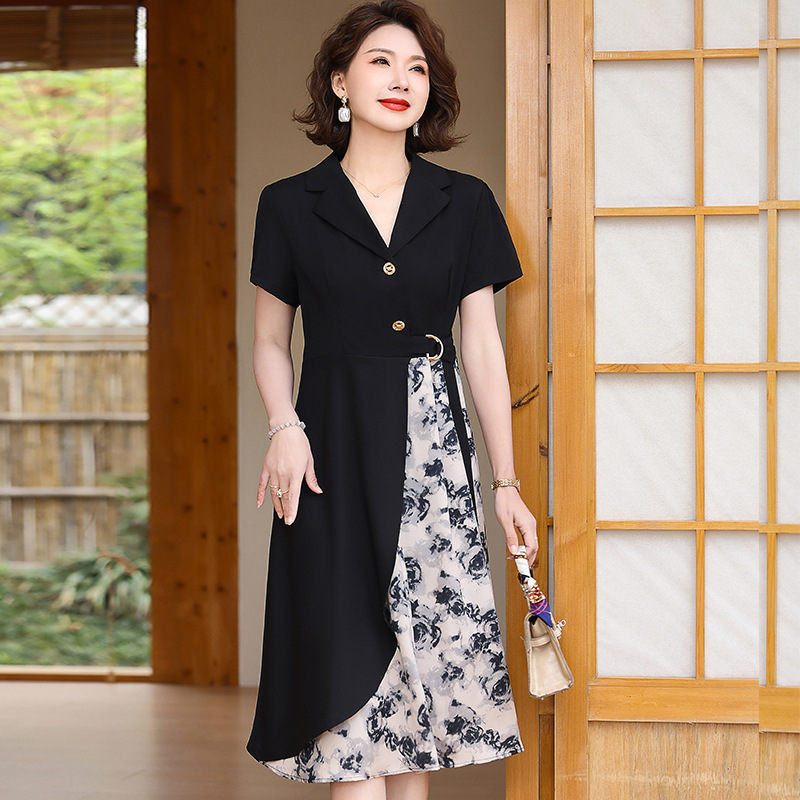 中年妈妈夏装短袖连衣裙2024新款中老年女装夏天撞色连衣裙时尚