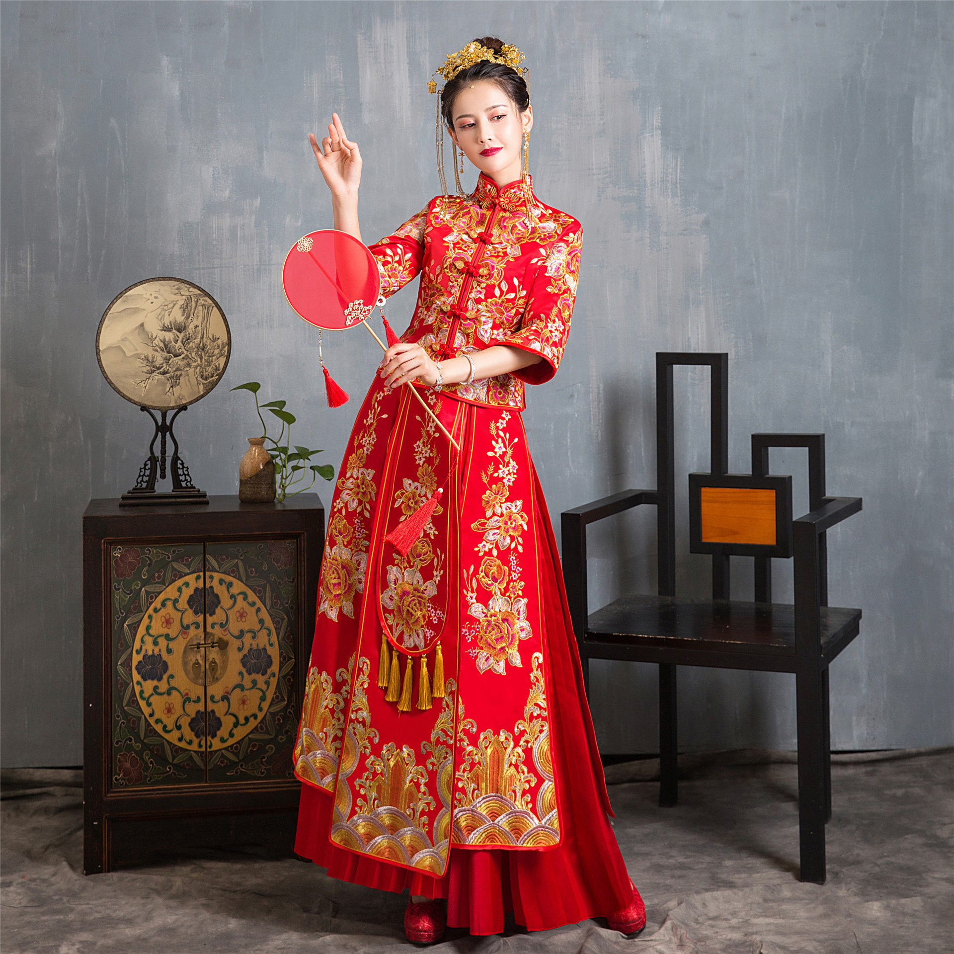 中式婚纱礼服女2021新款 秀禾服新娘装敬酒服大红喜庆结婚小礼服