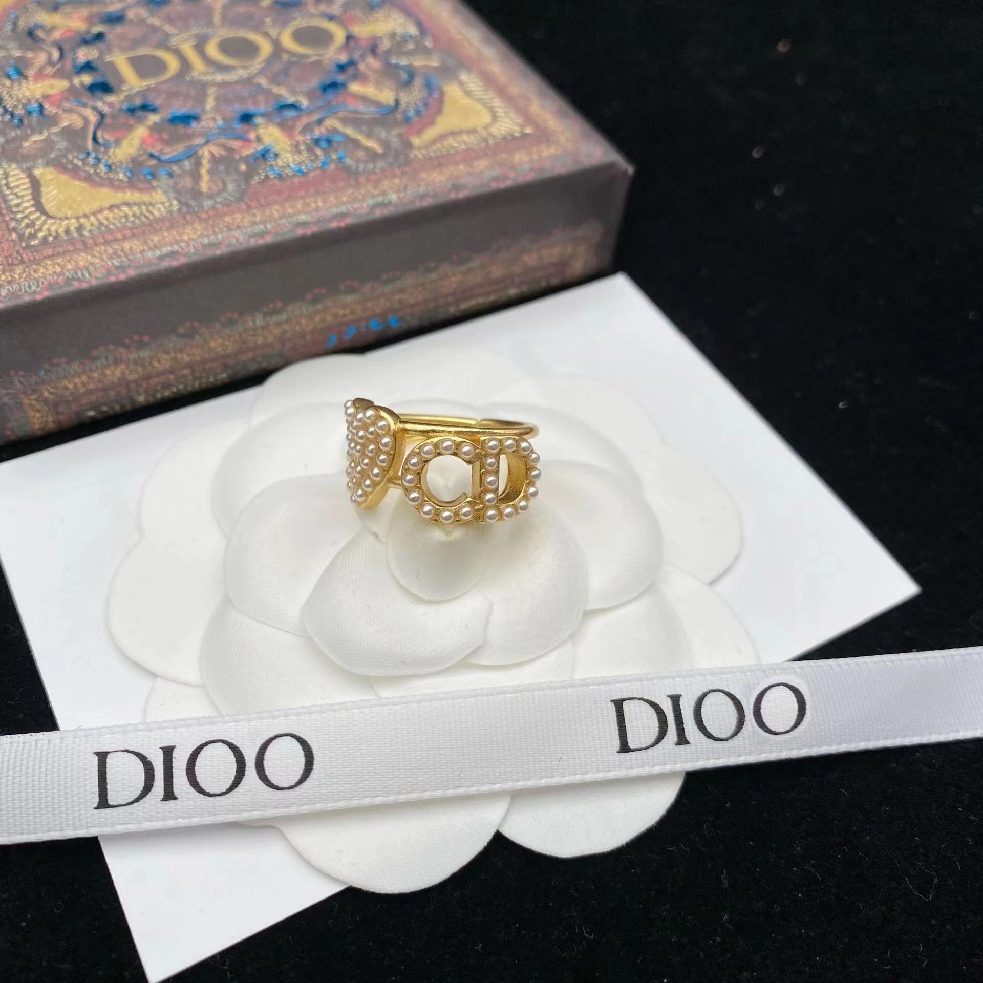 D Home/Dijia Cd Letter Pearl Diamond Ring Female Brass Material Bee European and American Retro Classic Wholesale