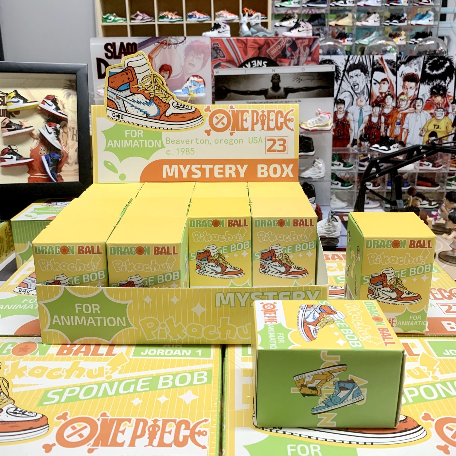 潮玩惊喜盒立体鞋模盲盒aj动漫限定球鞋手办桌面个性摆件男女礼物