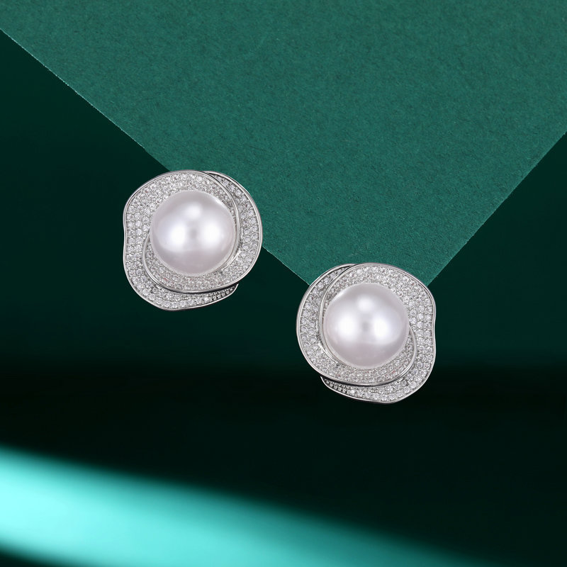 新款高级感法式轻奢夸张耳钉时尚微镶锆石精致个性高档款珍珠耳环