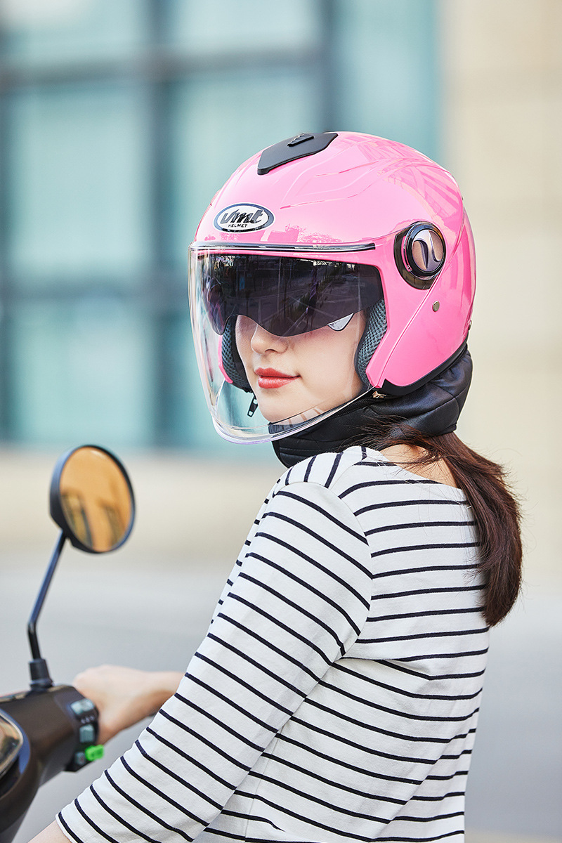 电动车头盔男女可拆卸围脖冬季电瓶车保暖头盔女防风防雾四季通用