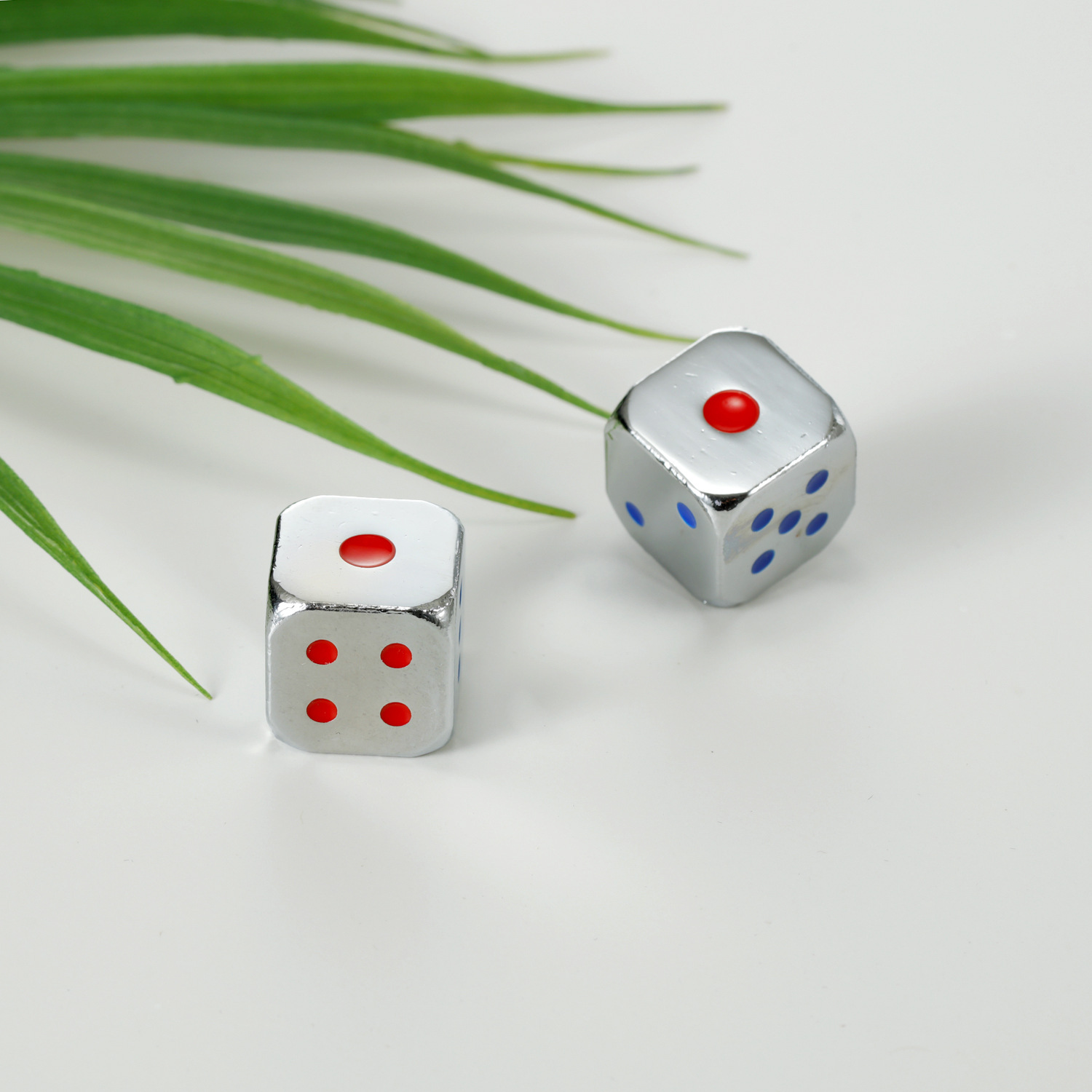 金属特大号骰子银色金色玩具筛子酒吧用品ktv麻将情趣色子色粒