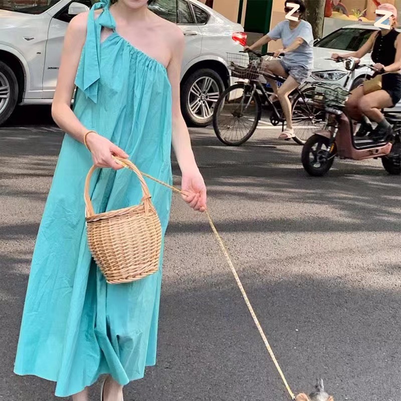 云南旅游穿搭女装西双版纳海边度假宽松吊带连衣裙三亚旅行沙滩裙