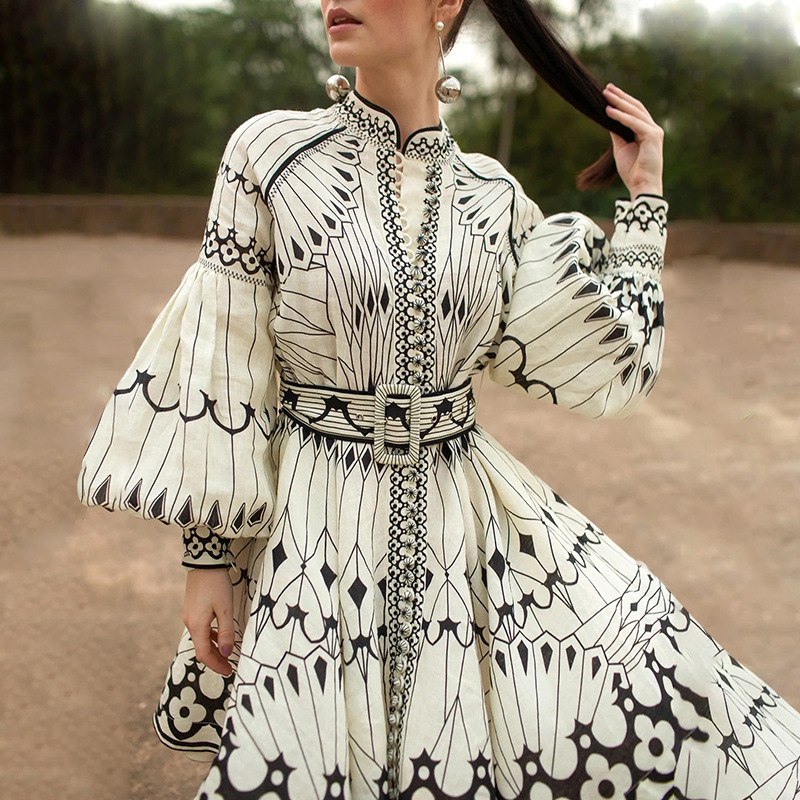 欧美复古风小众印花2024夏季新款立领灯笼袖收腰单排扣短连衣裙女