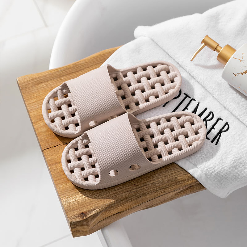 Hotel Bathroom Slippers Men's Non-Slip Leaking Summer Indoor Home Bath Hollow Men's and Women's Slippers Regardless of Left and Right