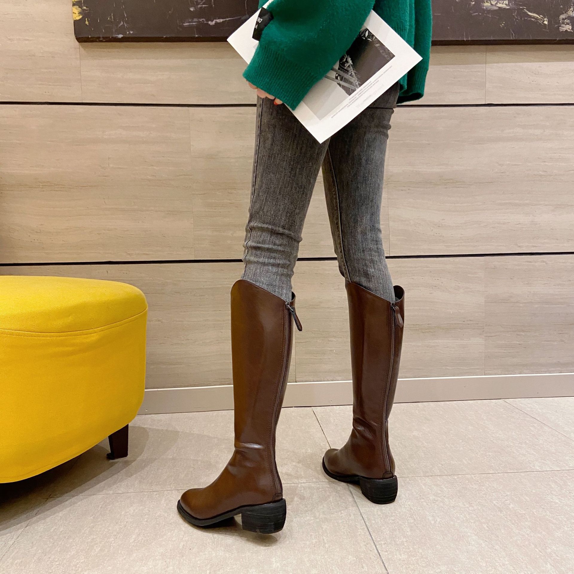 尖头骑士靴女2020冬季新款加绒烟筒时尚网红风欧美风潮粗跟高筒靴