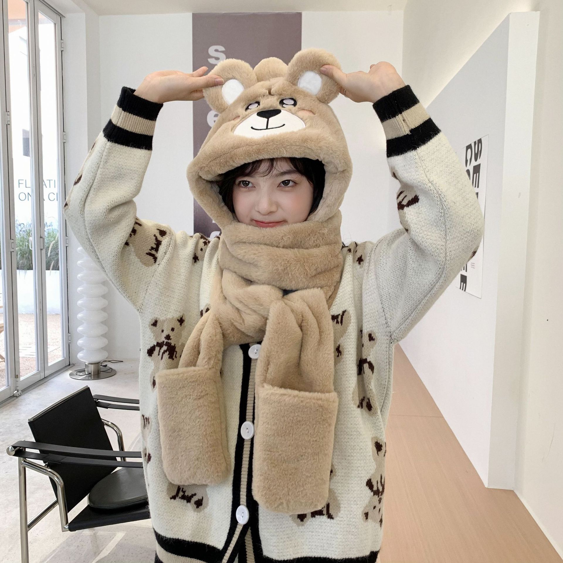2022 New Korean Style Cute Little Tiger Hat Gloves Scarf Three-Piece Set Women's Autumn and Winter Warm Plush Scarf