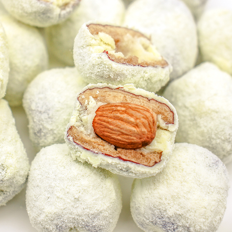 思宏奶酪枣网红零食酸奶雪花枣巴旦木夹心红枣杏仁手工新疆奶芙枣