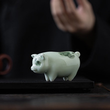 迷你陶瓷可爱小猪摆件创意动物家居装饰工艺品造景茶道文玩笔搁