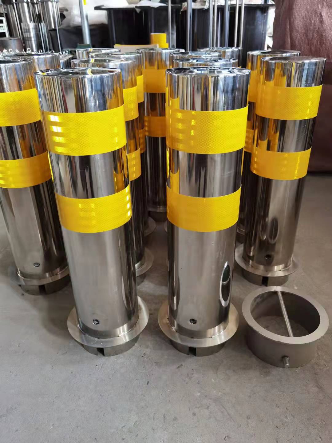 交通安全警示柱 防撞柱 反光防护柱 安全柱隔离桩 钢管固定警示柱