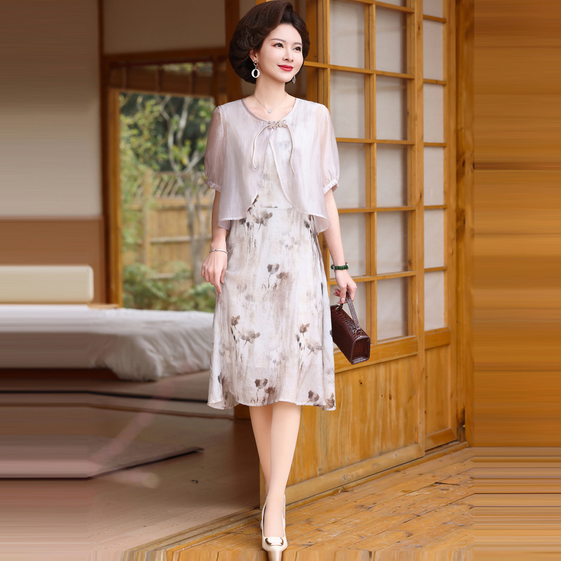 两件套装2024新款中年女装连衣裙温柔风衣服40岁年轻妈妈夏装裙子